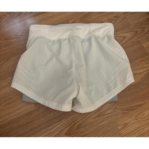 Under Armour Shorts Size XS - Picture 6 of 7